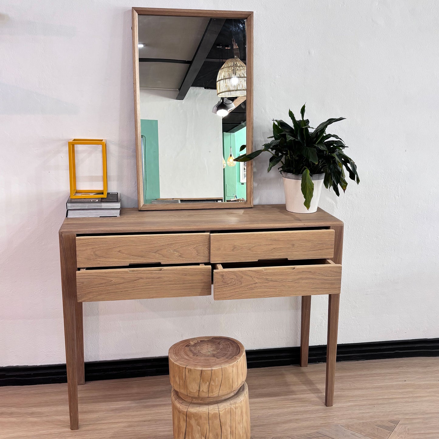 Alia Dressing Table